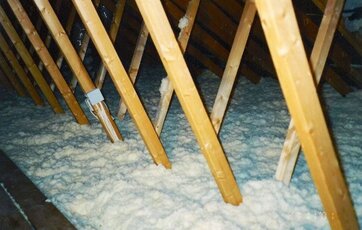 Loft isoleret med træfiber