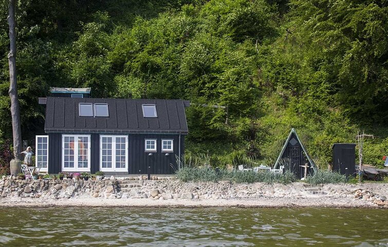 Det lille fiskerhus ved kolding Fjord.