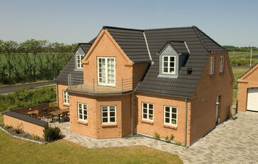 Landejendom med betontagsten af typen Palema fra Benders. Foto venligst udlånt af: Benders Danmark A/S.