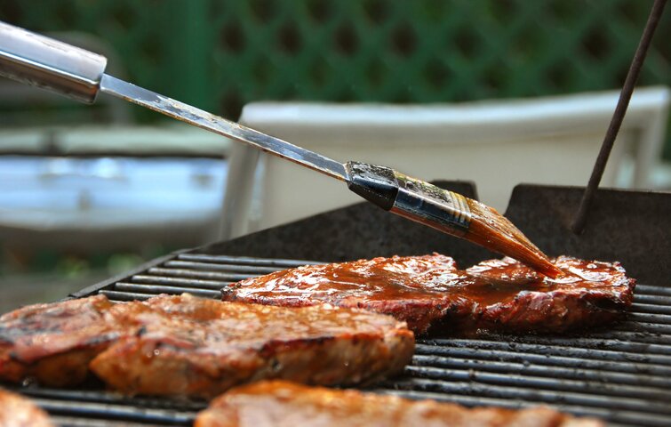Grill med kul.
