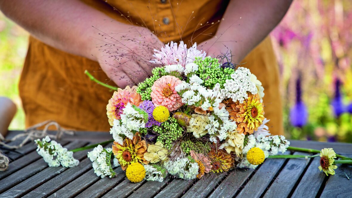 Lav egne buketter med blomster fra haven