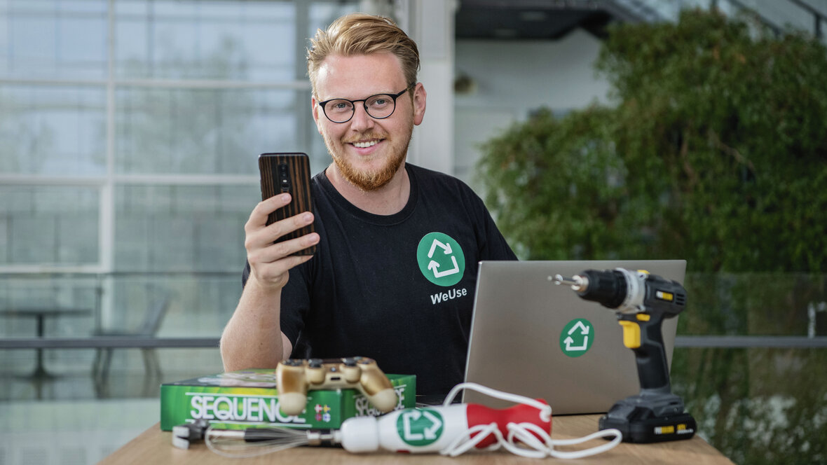 Emil Busch med den nye deleapp