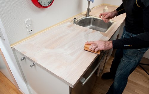 Giv bordpladen massage