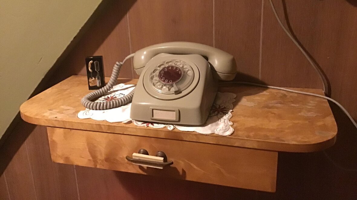 Væghængt skrivepult