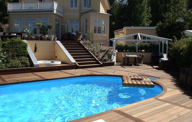 swimmingpool ved privat hus