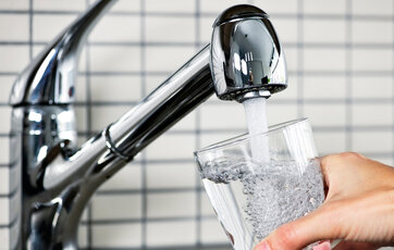 I langt de fleste tilfælde er hvidt vand på ingen måder sundhedsfarligt, og du kan roligt drikke det. Foto: Bigstock.com