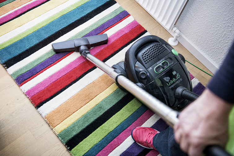 Støvsuger på tæppe