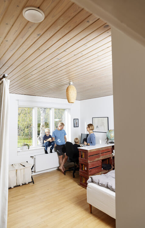 Familie i soveværelse